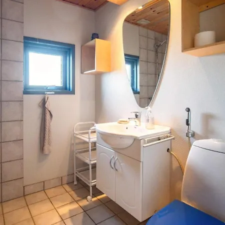 Three-bedroom Holiday In Esbjerg V 2 別荘